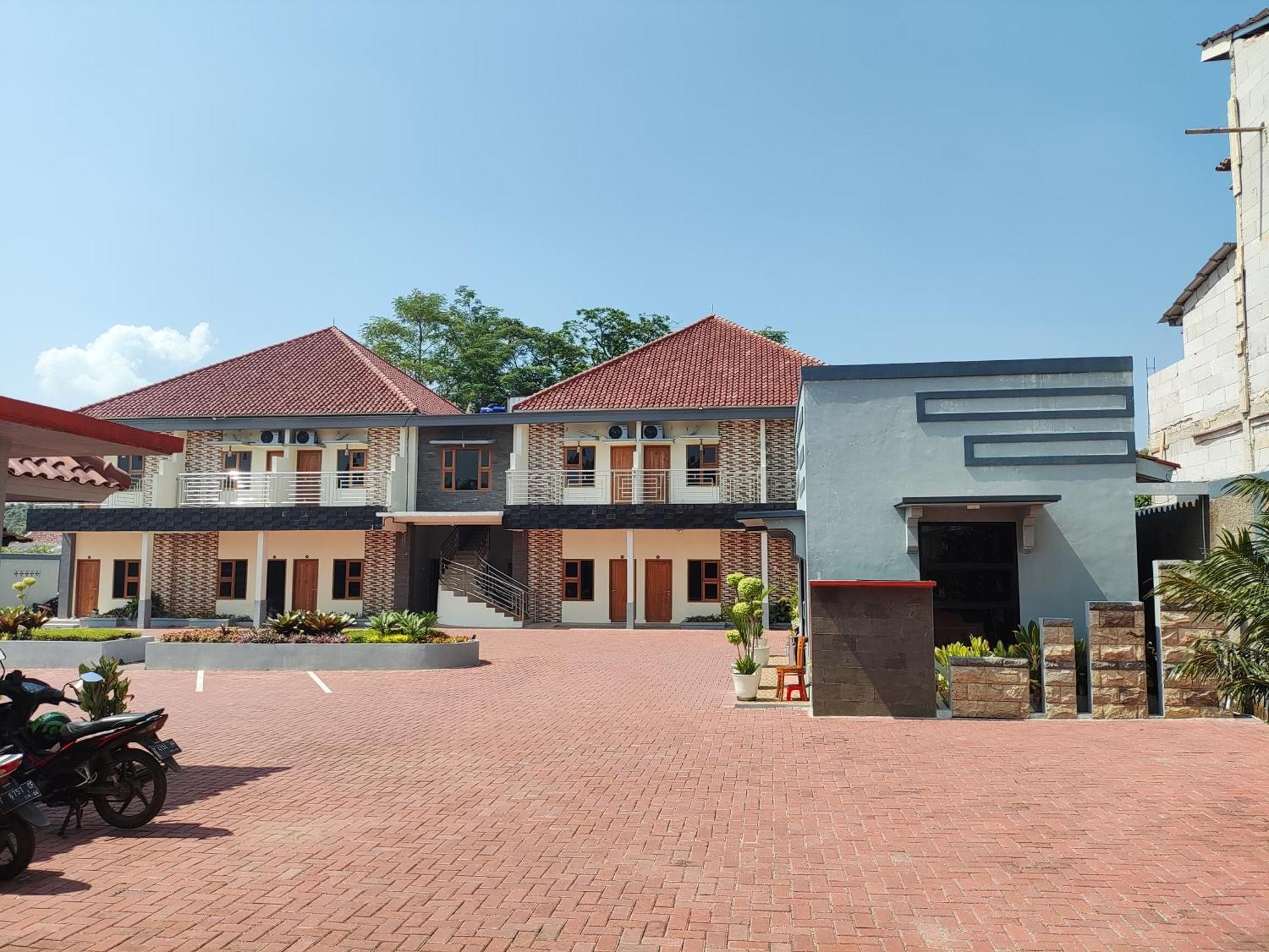 Hotel Cibening Purwakarta Ngoại thất bức ảnh